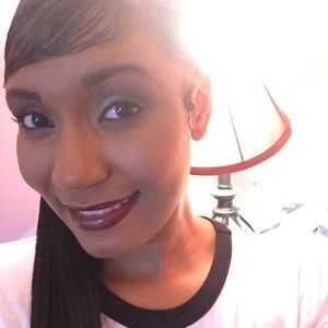 Meet your Posher, Rayvyn